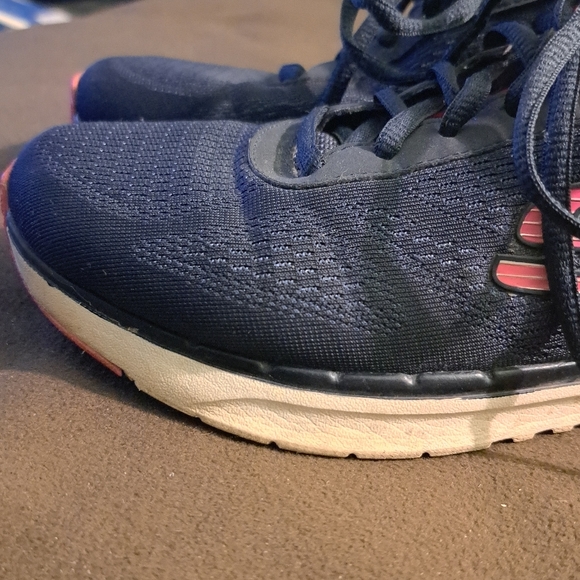 Skechers Running Shoes - Picture 3 of 9